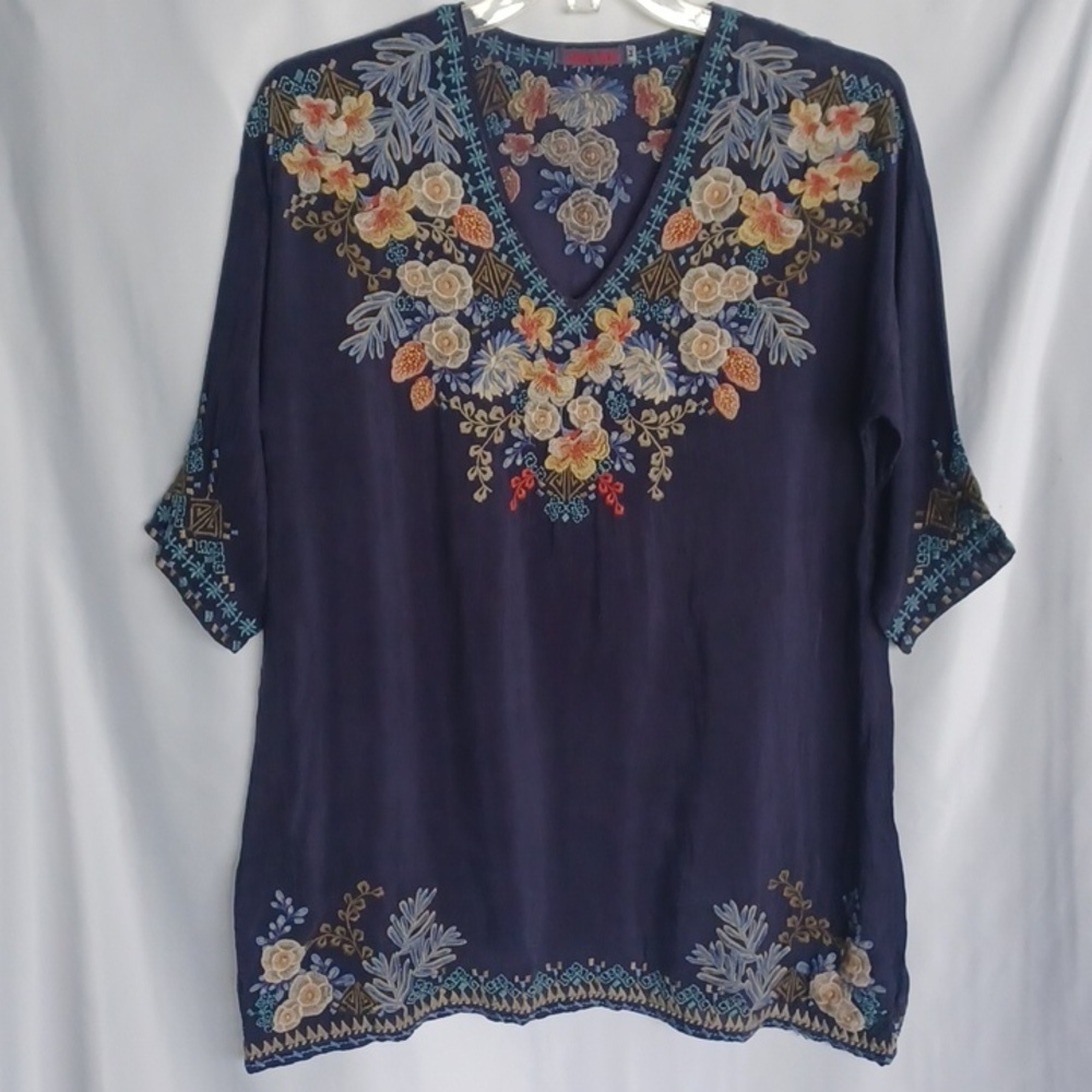 Johnny Was Embroidered Floral 3/4 Sleeve Tunic, Sz M, Dusty Blue, 22" PTP, 32" L